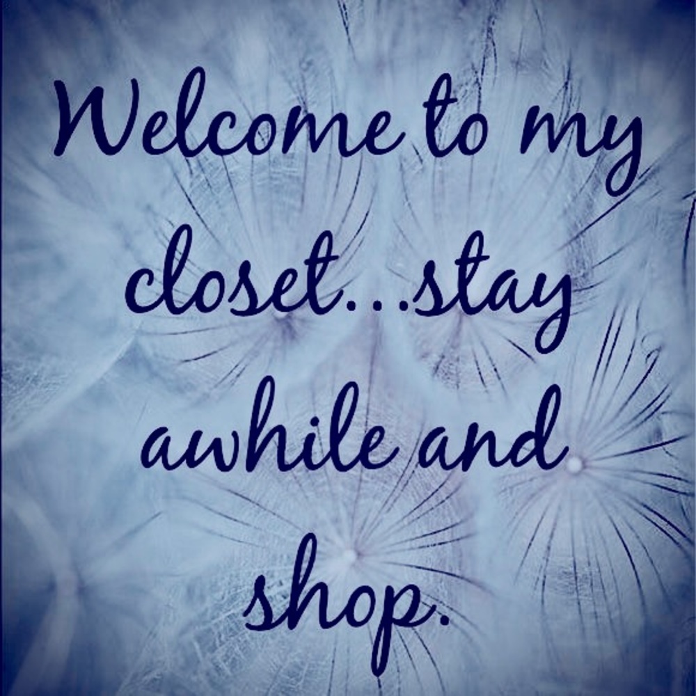 COPY - 💙🤍 WELCOME TO MY CLOSET 🤍💙